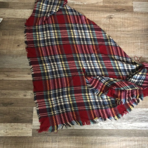 Scarf. - Picture 2 of 2